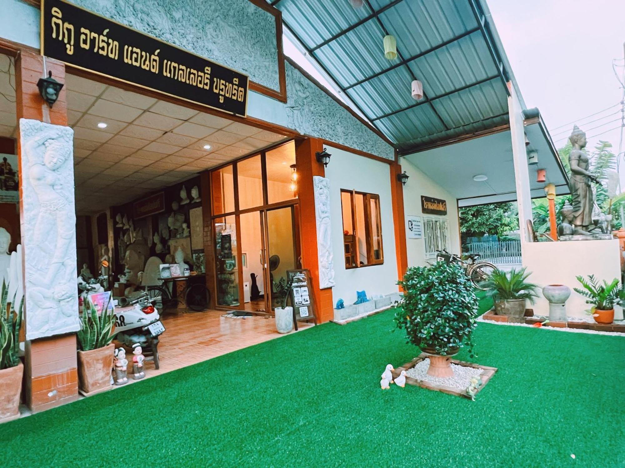Phiphu Art&Gallery Boutique Sukhothaï Extérieur photo